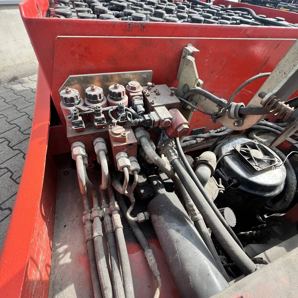 Электропогрузчик Linde E30-600S (336-03): фото 12 Электропогрузчик Linde E30-600S (336-03): фото 12