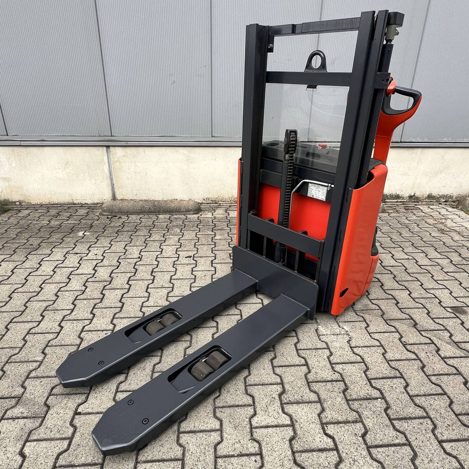 Linde L12 (1172) - Штабелер: фото 4 Linde L12 (1172) - Штабелер: фото 4