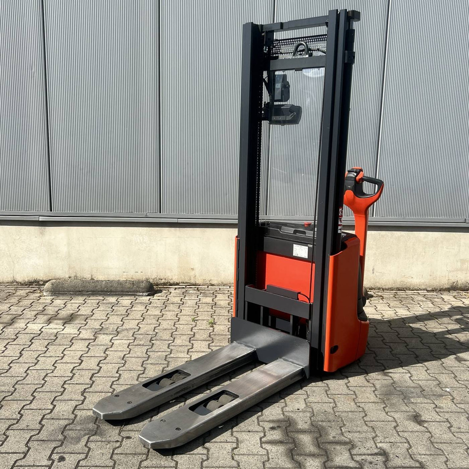 Linde L12 (1172) - Штабелер: фото 2 Linde L12 (1172) - Штабелер: фото 2