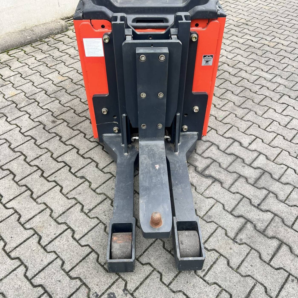 Linde P30 (132) - Складской тягач: фото 4 Linde P30 (132) - Складской тягач: фото 4