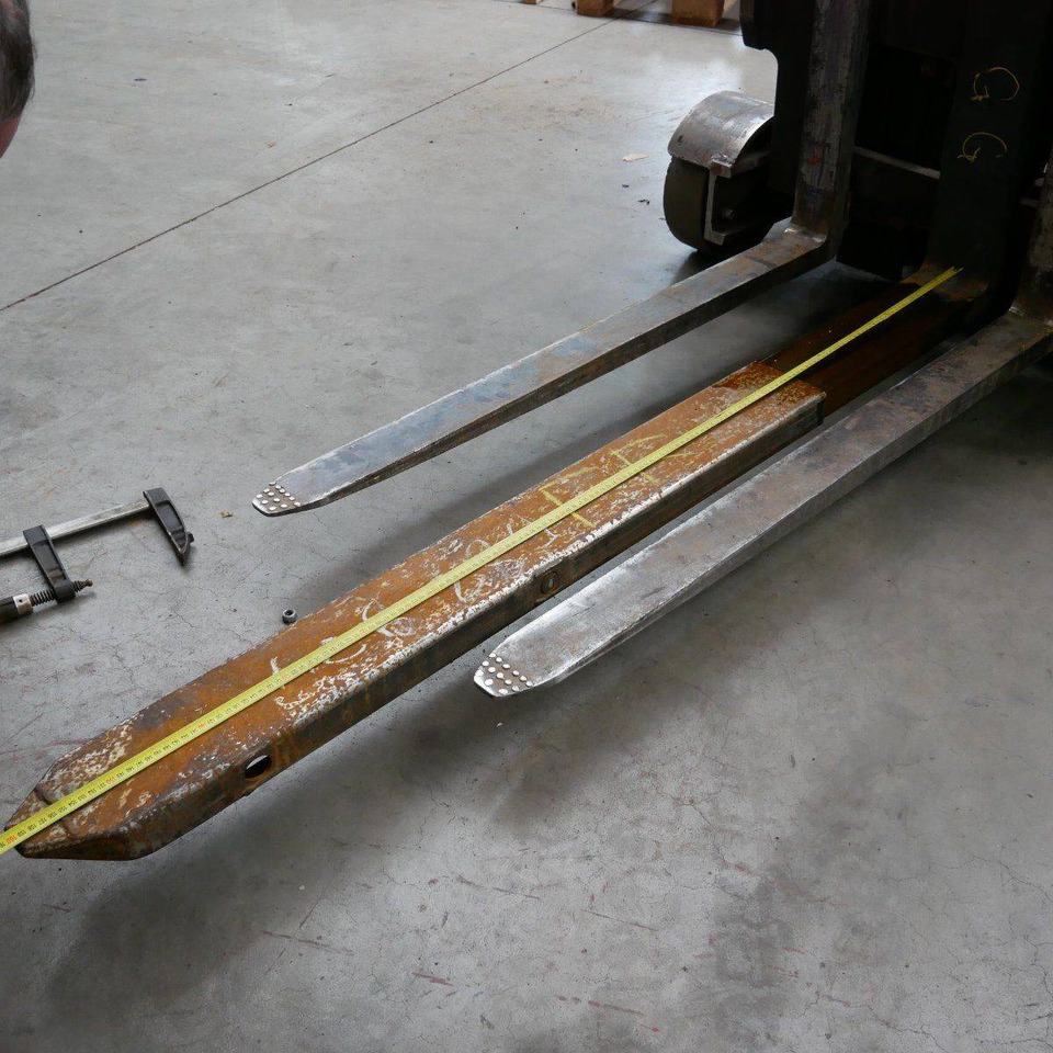 Manual Reach forks - Вилы: фото 1 Manual Reach forks - Вилы: фото 1