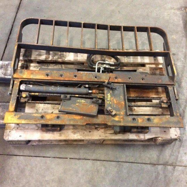 Kaup Fork positioner with separate sideshift - Навесное оборудование: фото 1 Kaup Fork positioner with separate sideshift - Навесное оборудование: фото 1