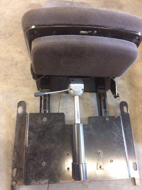 Seat for STILL M15-4, and Linde K15-4 - Сиденье для Погрузочно-разгрузочной техники: фото 4 Seat for STILL M15-4, and Linde K15-4 - Сиденье для Погрузочно-разгрузочной техники: фото 4