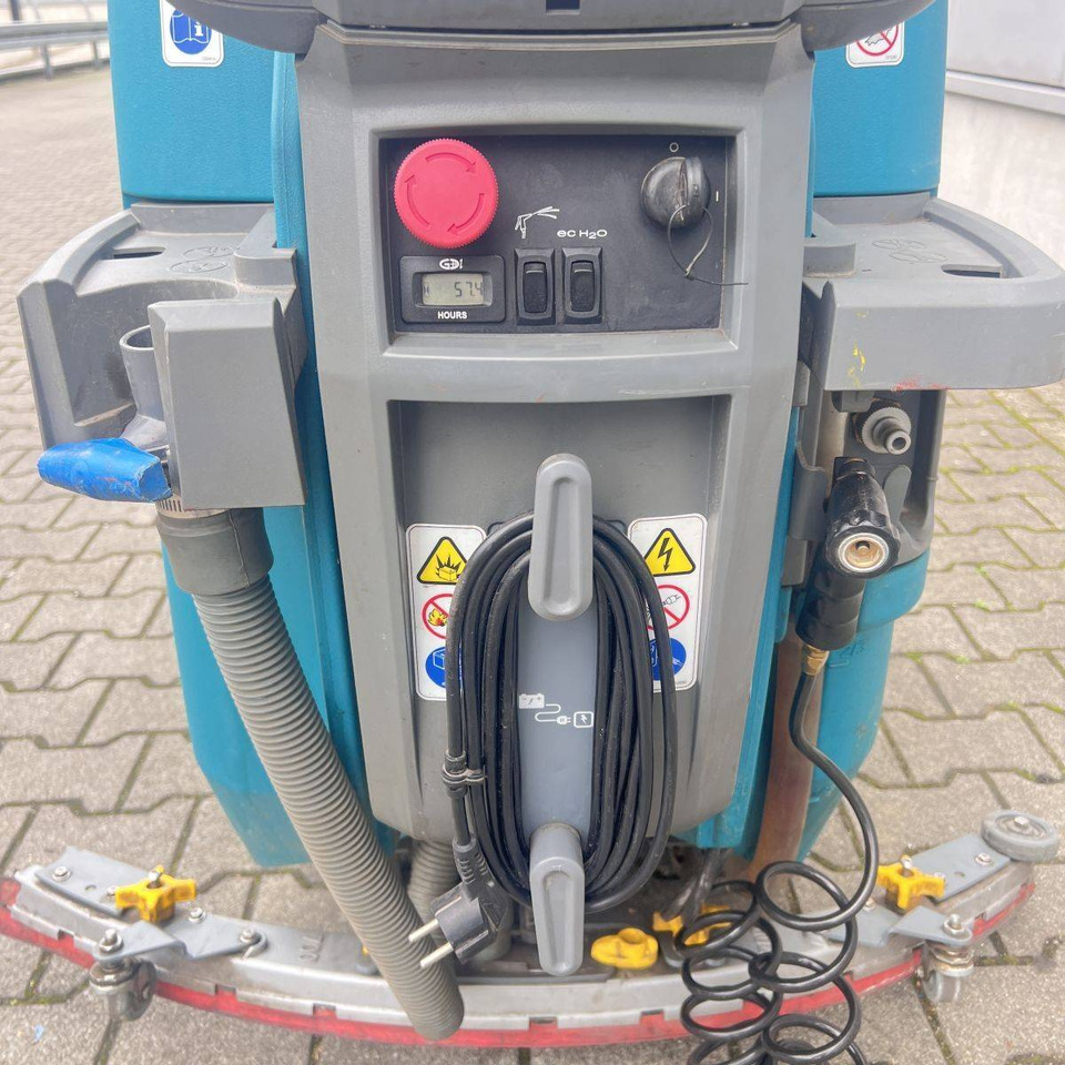 Tennant T500 - Поломоечная машина: фото 4 Tennant T500 - Поломоечная машина: фото 4