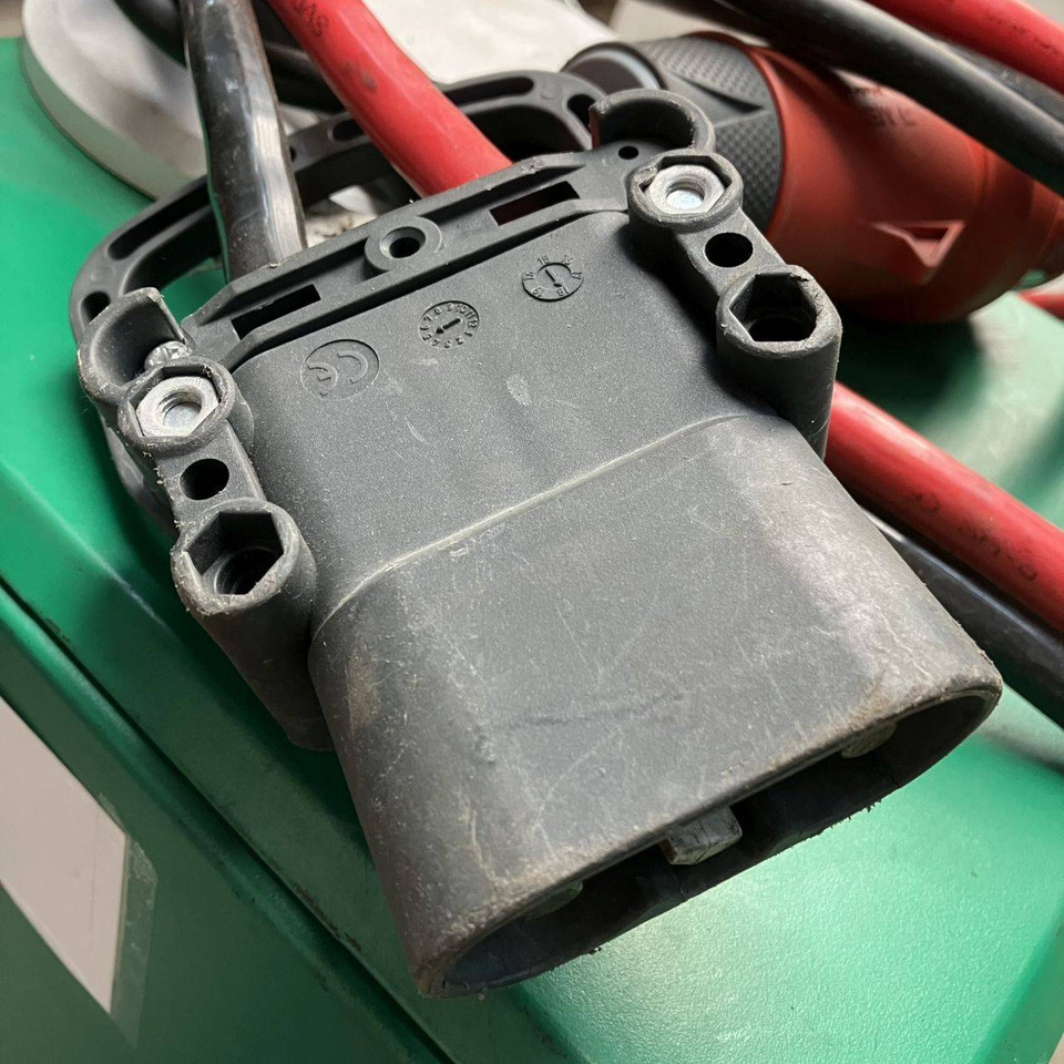 Hoppecke D 400 G80/80 B-F14 H0-HF Trak Air (5) - Запчасти для Погрузочно-разгрузочной техники: фото 4 Hoppecke D 400 G80/80 B-F14 H0-HF Trak Air (5) - Запчасти для Погрузочно-разгрузочной техники: фото 4