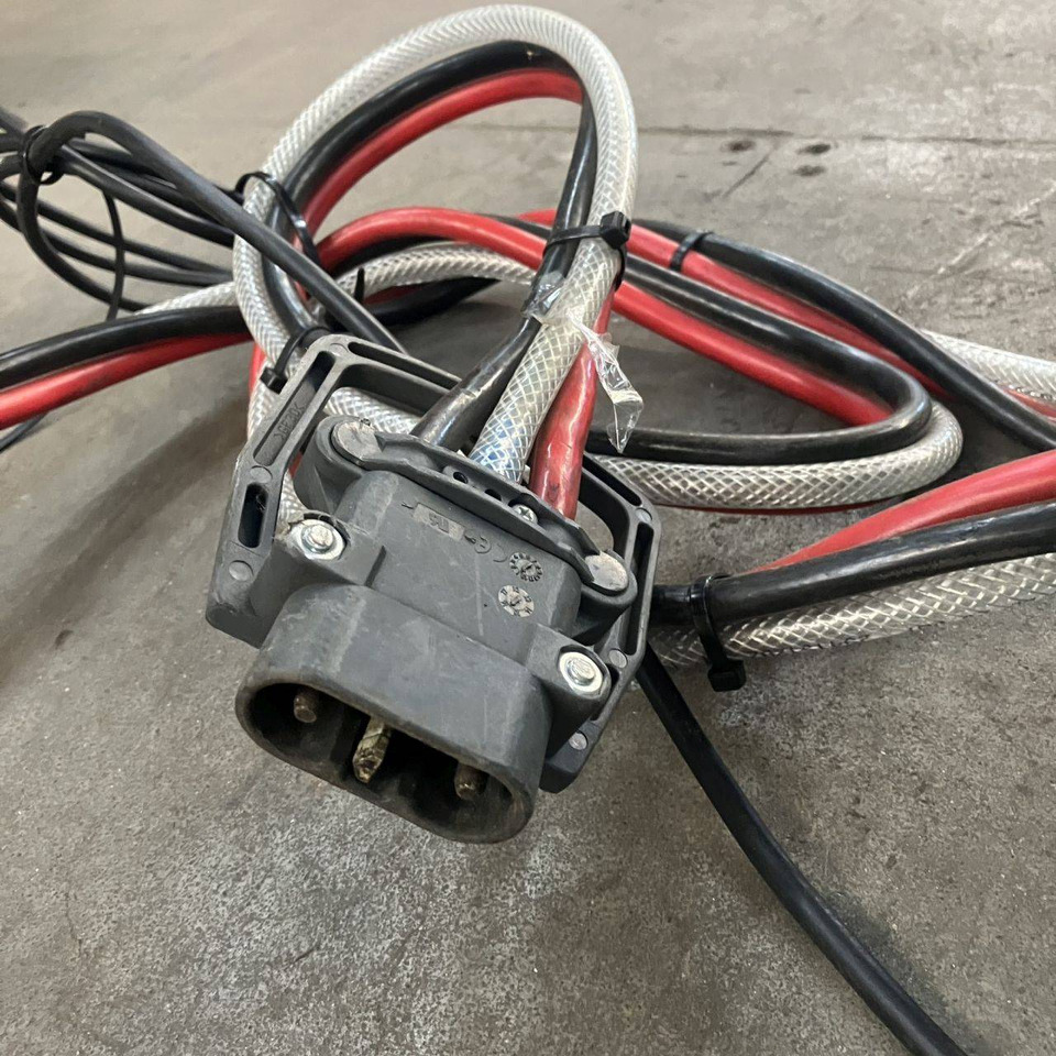 Hoppecke E230 G24/65 B-F15FS Trak power Optimal Charge (4) - Запчасти для Погрузочно-разгрузочной техники: фото 3 Hoppecke E230 G24/65 B-F15FS Trak power Optimal Charge (4) - Запчасти для Погрузочно-разгрузочной техники: фото 3