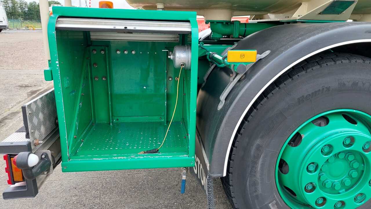MERCEDES AXOR - Грузовик-цистерна: фото 2 MERCEDES AXOR - Грузовик-цистерна: фото 2