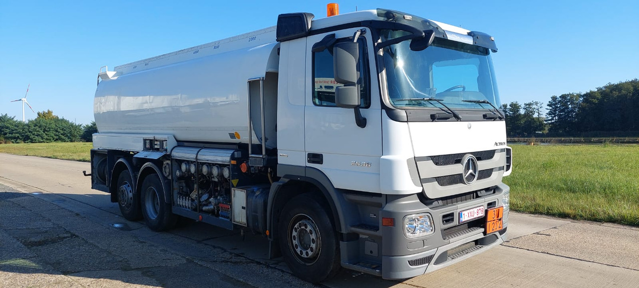 Грузовик-цистерна MERCEDES Actros: фото 7