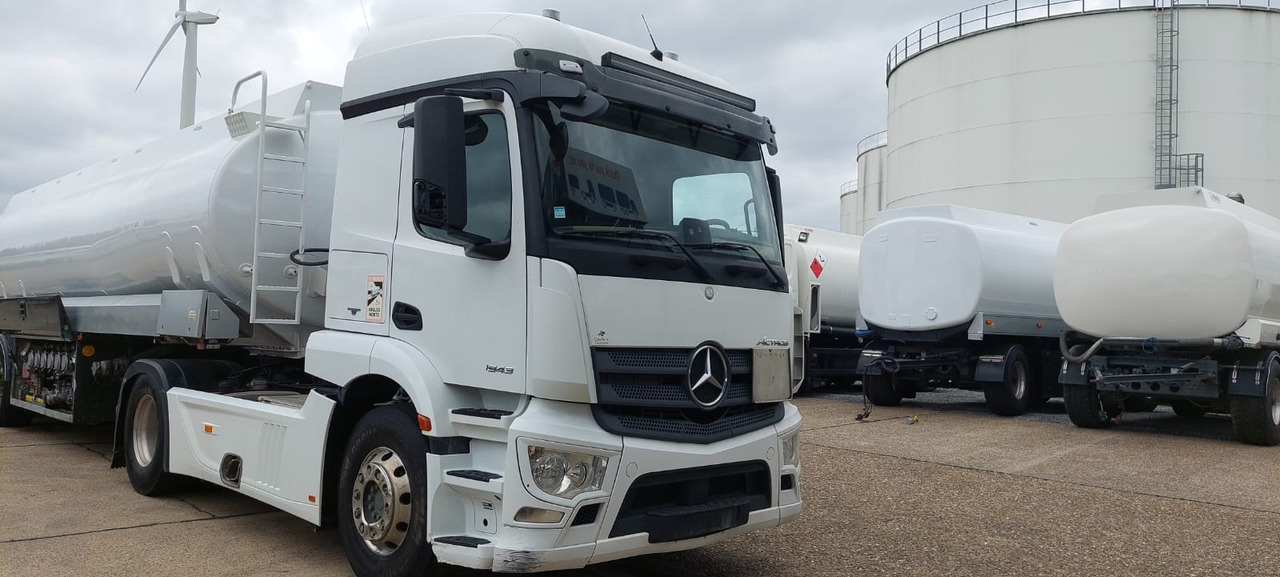 MERCEDES Actros - Тягач: фото 3 MERCEDES Actros - Тягач: фото 3