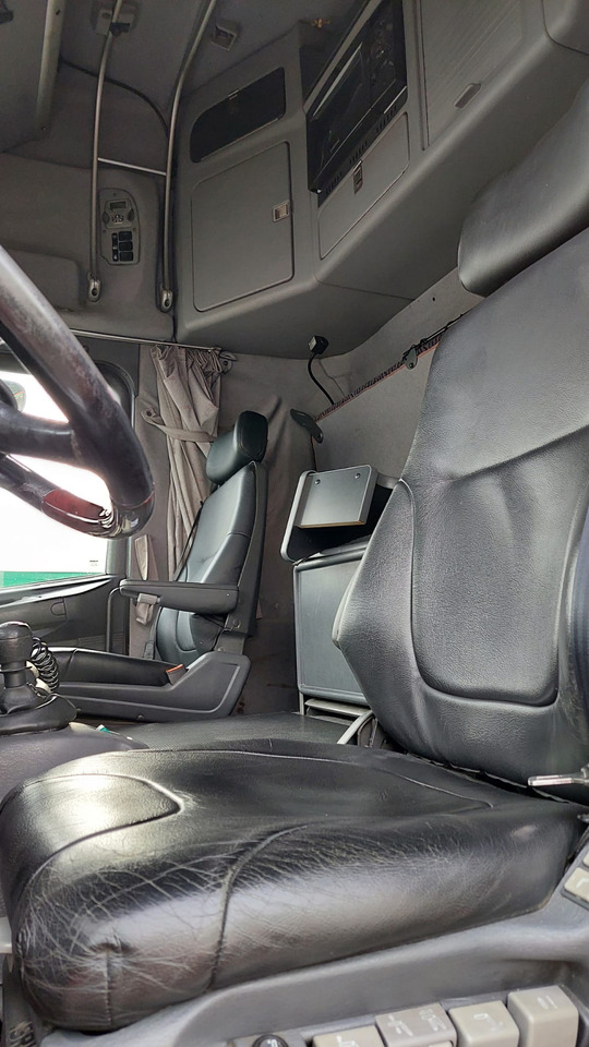 Тягач SCANIA: фото 10