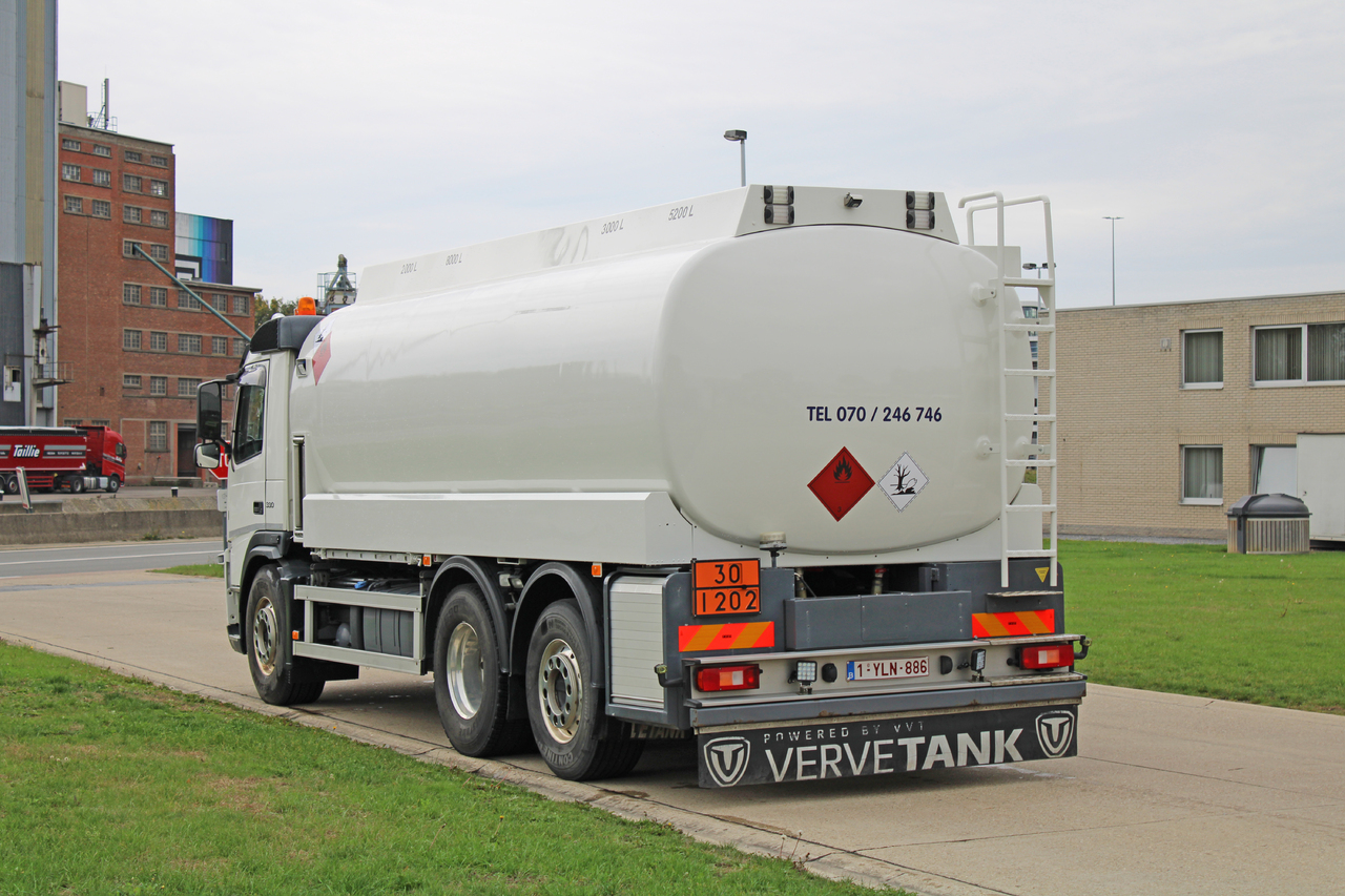 Грузовик-цистерна VOLVO FM: фото 8