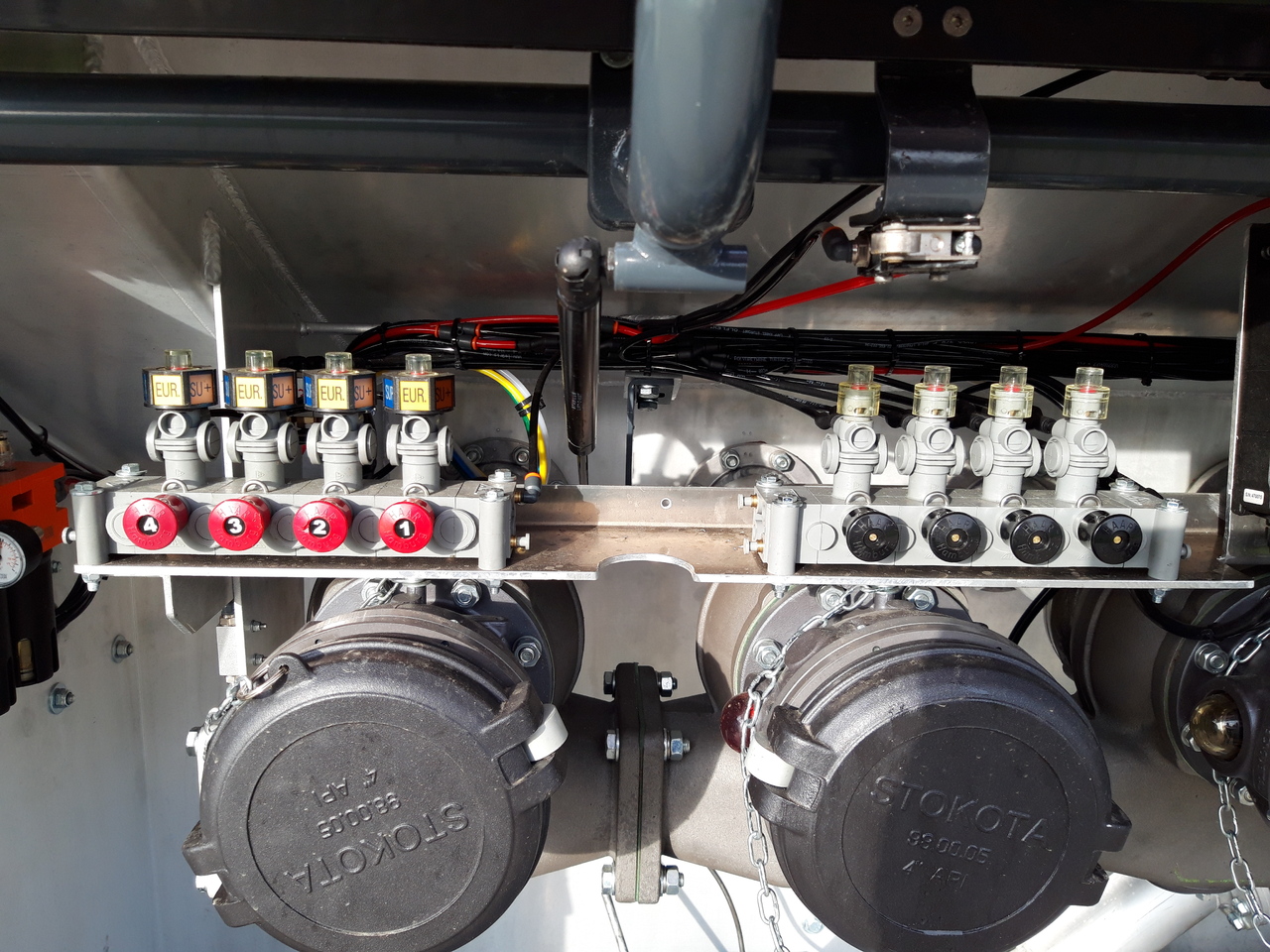 VOLVO FM - Грузовик-цистерна: фото 3 VOLVO FM - Грузовик-цистерна: фото 3