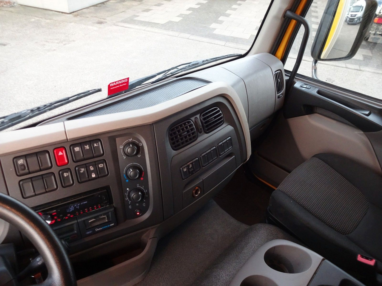 Грузовик с закрытым кузовом DAF LF 230, 12 T, LBW, Türen, Klima, Automat, Kamera: фото 12