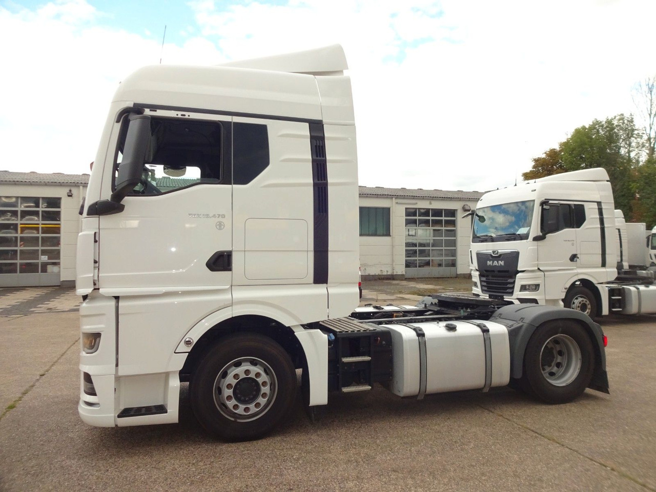 MAN TGX 18.470, XLX, ACC, Intarder, 2 x Tanks - Тягач: фото 5 MAN TGX 18.470, XLX, ACC, Intarder, 2 x Tanks - Тягач: фото 5