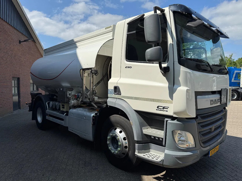 DAF CF 290 12.000 Fuel Diesel/Benzin Alle keuringen! Top conditie - Грузовик-цистерна: фото 2 DAF CF 290 12.000 Fuel Diesel/Benzin Alle keuringen! Top conditie - Грузовик-цистерна: фото 2