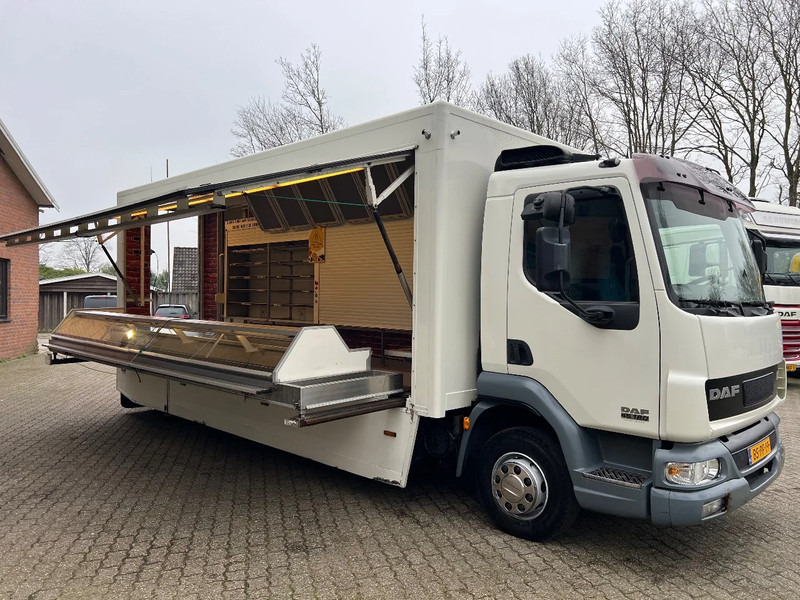 DAF LF 180 4X2 Verkoopopbouw/Verkaufsaufbau +Koeling Hydraulisch uitklapbaar - Торговый грузовик: фото 1 DAF LF 180 4X2 Verkoopopbouw/Verkaufsaufbau +Koeling Hydraulisch uitklapbaar - Торговый грузовик: фото 1