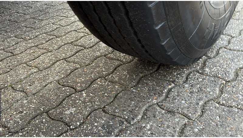 Полуприцеп-контейнеровоз/ Сменный кузов Hendricks 20ft container Kippchassis 24V hydraulic Self support!: фото 15