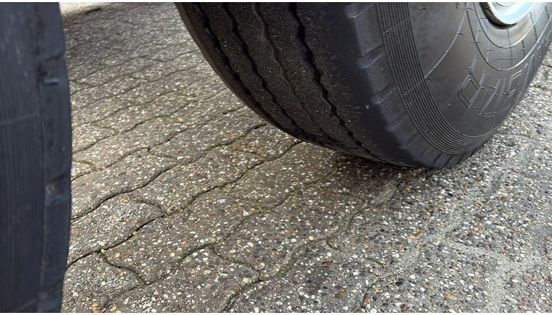 Полуприцеп-контейнеровоз/ Сменный кузов Hendricks 20ft container Kippchassis 24V hydraulic Self support!: фото 14