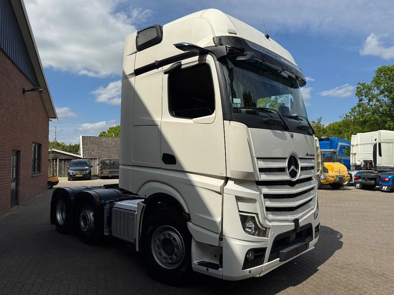 Mercedes-Benz Actros 2545 6X2 Gigaspace Gestuurde voorloopas NL Truck 327.240KM - Тягач: фото 2 Mercedes-Benz Actros 2545 6X2 Gigaspace Gestuurde voorloopas NL Truck 327.240KM - Тягач: фото 2