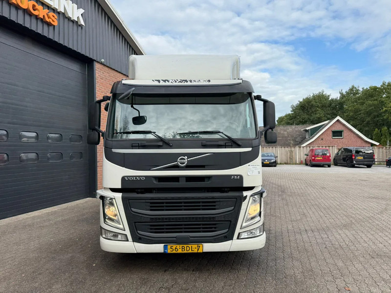 Volvo FM 330 Slaapcabine Side skirts NL Truck APK/TUV 05-2026 - Тягач: фото 4 Volvo FM 330 Slaapcabine Side skirts NL Truck APK/TUV 05-2026 - Тягач: фото 4