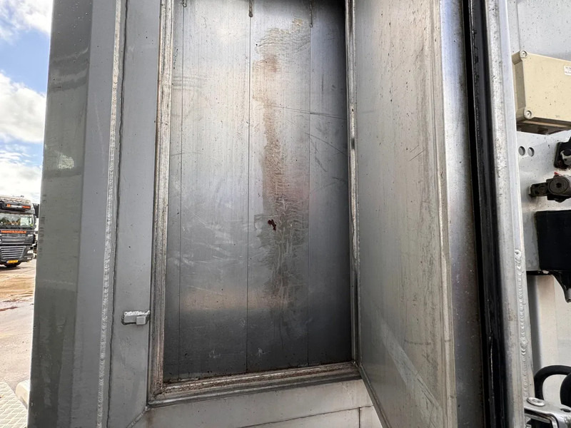 Полуприцеп с подвижным полом kraker CF 200 92m3 Cargo Floor 10MM 2x Liftachse Silver: фото 12 Полуприцеп с подвижным полом kraker CF 200 92m3 Cargo Floor 10MM 2x Liftachse Silver: фото 12