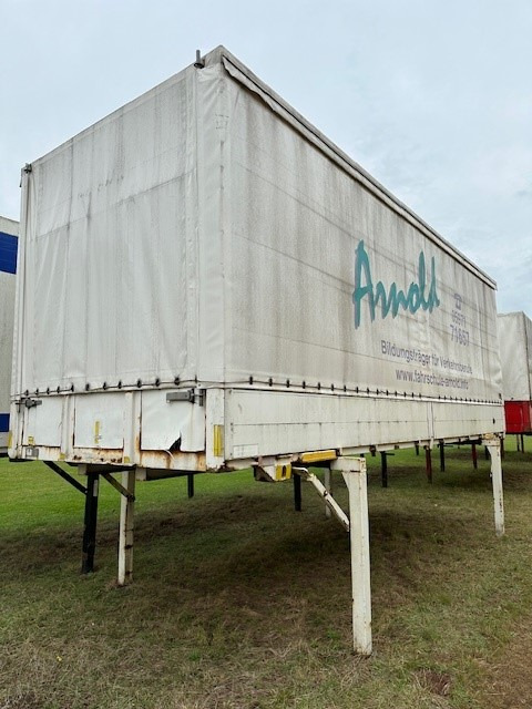 Ackermann-Fruehauf Wechselpritsche mit Bordwänden und Plane BDF System 7.150 mm - Тентованный кузов: фото 4 Ackermann-Fruehauf Wechselpritsche mit Bordwänden und Plane BDF System 7.150 mm - Тентованный кузов: фото 4