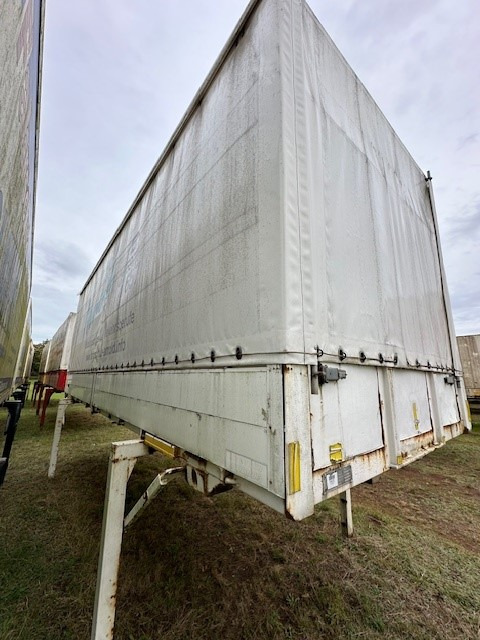 Ackermann-Fruehauf Wechselpritsche mit Bordwänden und Plane BDF System 7.150 mm - Тентованный кузов: фото 2 Ackermann-Fruehauf Wechselpritsche mit Bordwänden und Plane BDF System 7.150 mm - Тентованный кузов: фото 2