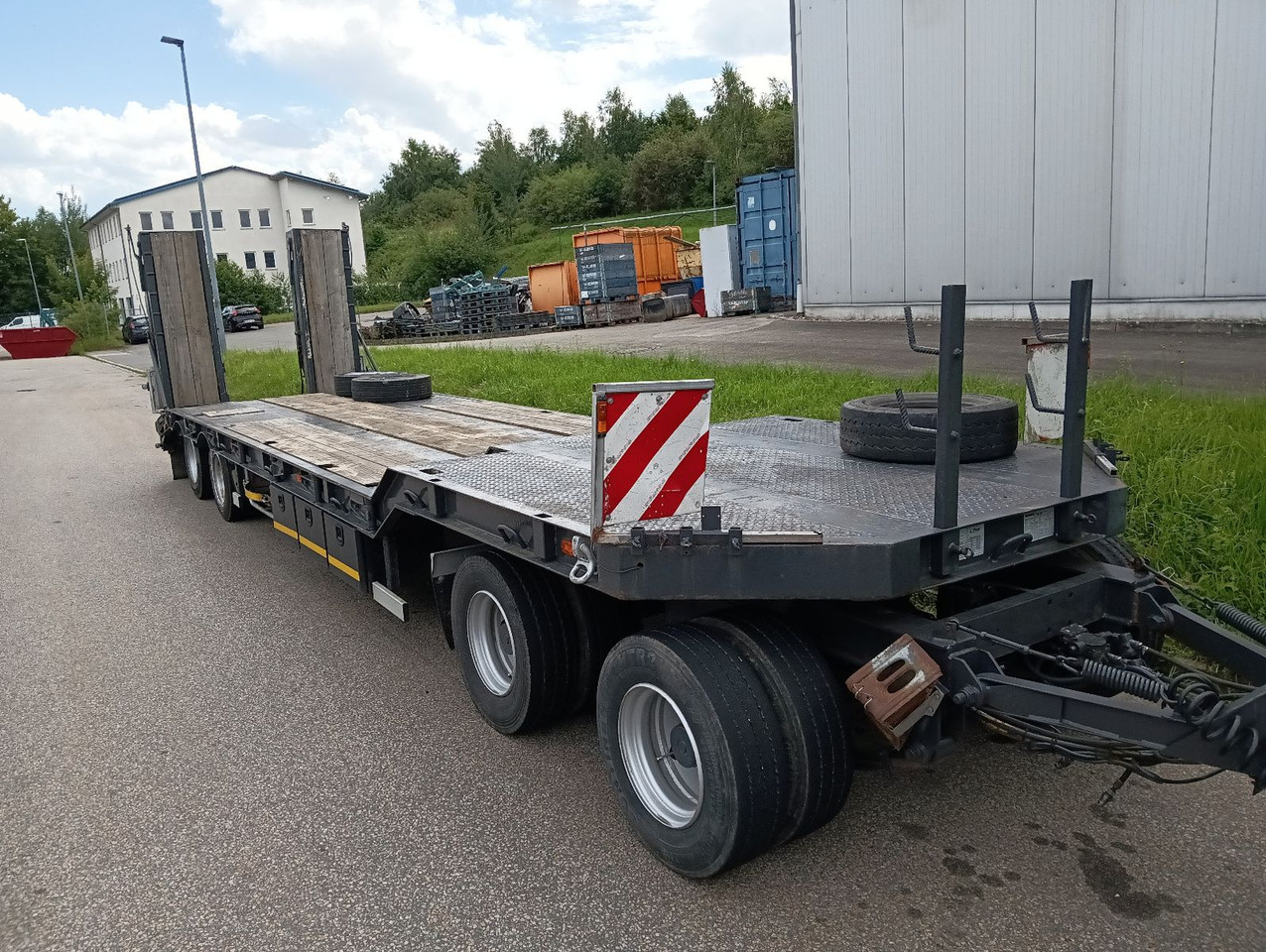 Fliegl 4-Achs Tieflader hydr.Rampe Blatt TopZustand TÜV - Низкорамный прицеп: фото 5 Fliegl 4-Achs Tieflader hydr.Rampe Blatt TopZustand TÜV - Низкорамный прицеп: фото 5