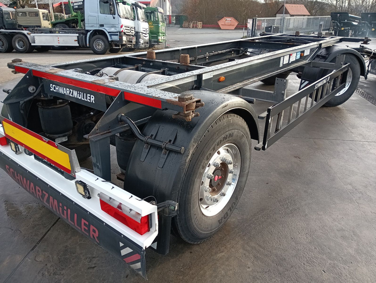 Schwarzmüller 2-A BDF 1,22/1,32 ALCOA Alufelgen ADR 120tkm TÜV Schwarzmüller 2-A BDF 1,22/1,32 ALCOA Alufelgen ADR 120tkm TÜV - Прицеп-контейнеровоз/ Сменный кузов: фото 3 Schwarzmüller 2-A BDF 1,22/1,32 ALCOA Alufelgen ADR 120tkm TÜV Schwarzmüller 2-A BDF 1,22/1,32 ALCOA Alufelgen ADR 120tkm TÜV - Прицеп-контейнеровоз/ Сменный кузов: фото 3