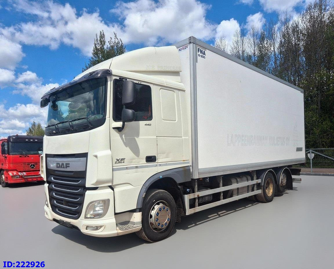DAF XF 106 440 FAR 6x2 Euro6 - Изотермический грузовик: фото 1 DAF XF 106 440 FAR 6x2 Euro6 - Изотермический грузовик: фото 1