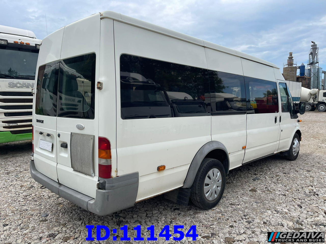 FORD Transit Manual 17-seater - Туристический автобус: фото 4 FORD Transit Manual 17-seater - Туристический автобус: фото 4
