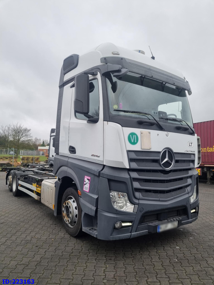 MERCEDES-BENZ Actros 2542 BDF 6x2 Euro6 - Грузовик-шасси: фото 1 MERCEDES-BENZ Actros 2542 BDF 6x2 Euro6 - Грузовик-шасси: фото 1