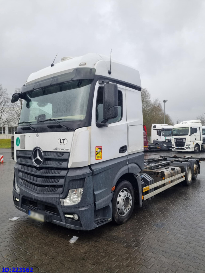 MERCEDES-BENZ Actros 2542 BDF 6x2 Euro6 - Грузовик-шасси: фото 1 MERCEDES-BENZ Actros 2542 BDF 6x2 Euro6 - Грузовик-шасси: фото 1