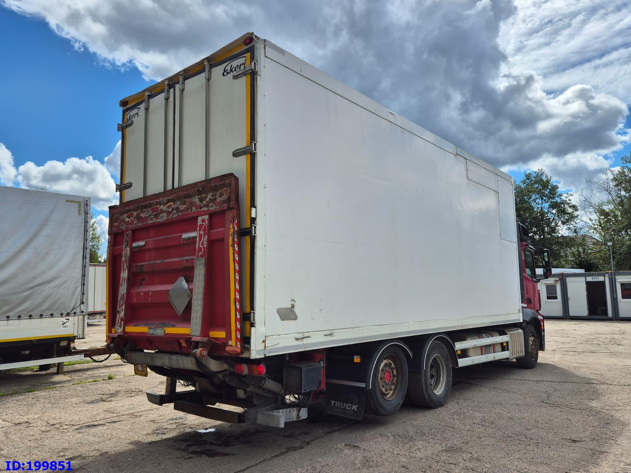 MERCEDES-BENZ Actros 2551 6x2 Euro5 - Грузовик с закрытым кузовом: фото 5 MERCEDES-BENZ Actros 2551 6x2 Euro5 - Грузовик с закрытым кузовом: фото 5