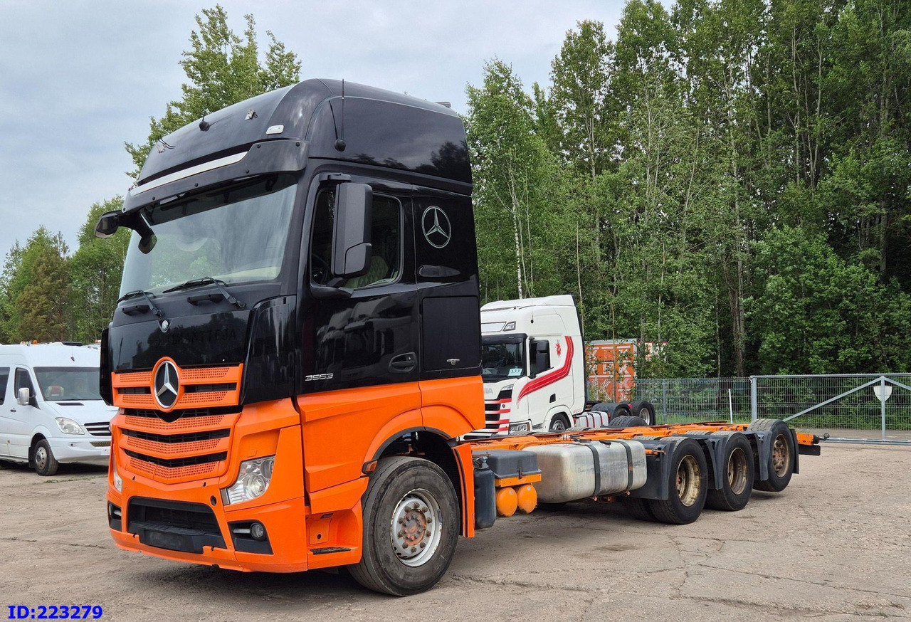 MERCEDES-BENZ Actros 3563 8×4 ( Steering axle) - Грузовик-шасси: фото 1 MERCEDES-BENZ Actros 3563 8×4 ( Steering axle) - Грузовик-шасси: фото 1
