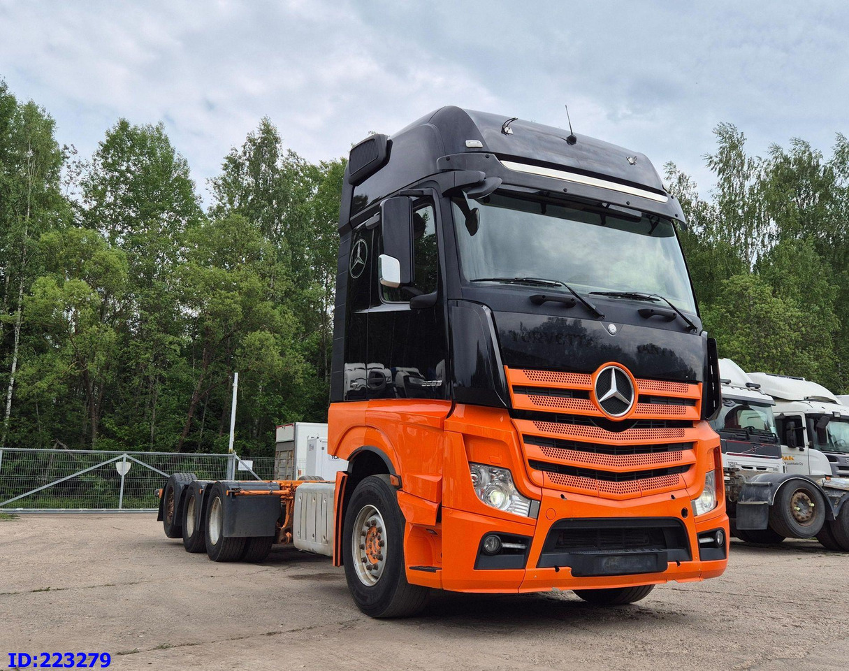 MERCEDES-BENZ Actros 3563 8×4 ( Steering axle) - Грузовик-шасси: фото 4 MERCEDES-BENZ Actros 3563 8×4 ( Steering axle) - Грузовик-шасси: фото 4
