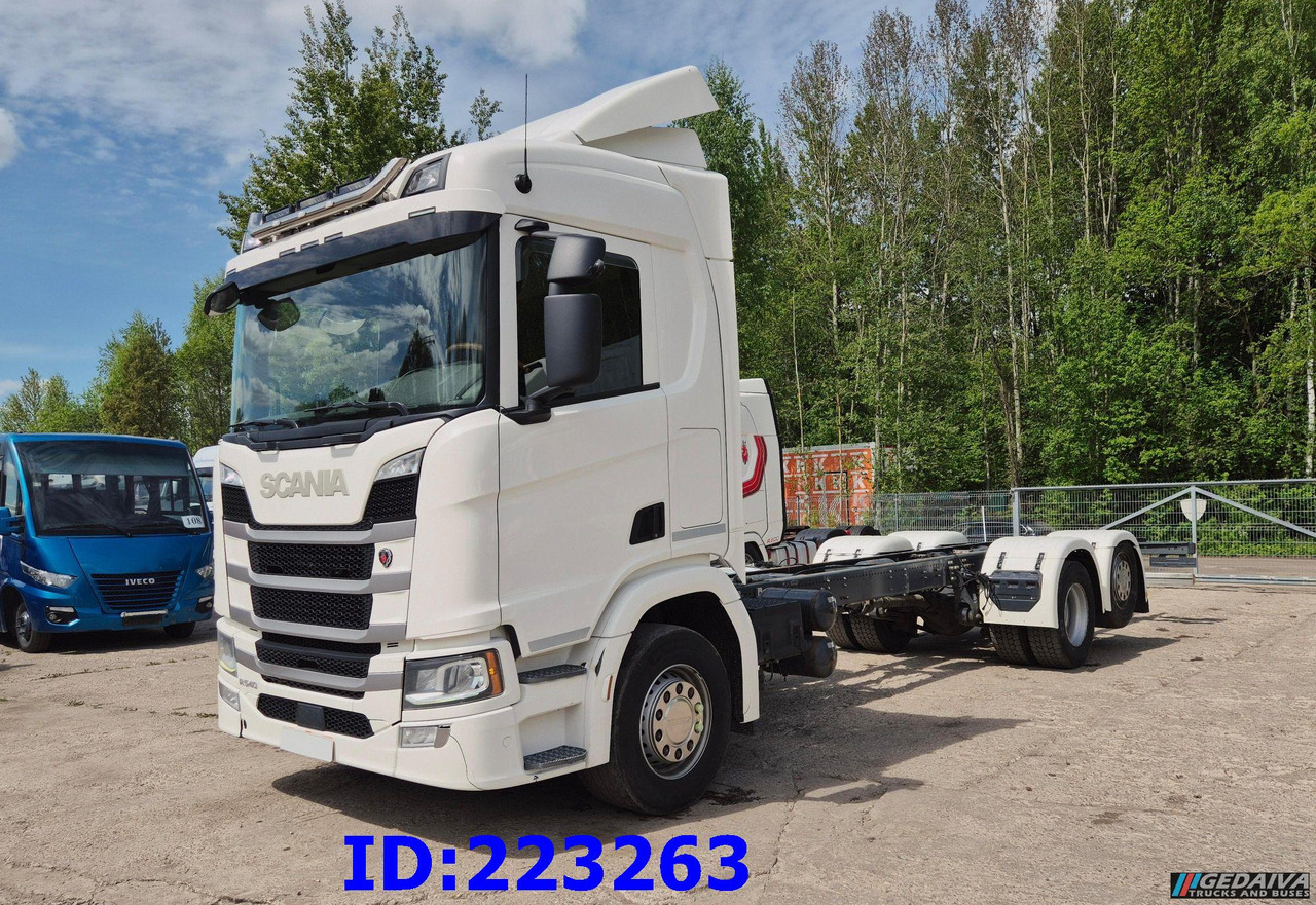 SCANIA R540 6x2 Retarder - Грузовик-шасси: фото 1 SCANIA R540 6x2 Retarder - Грузовик-шасси: фото 1