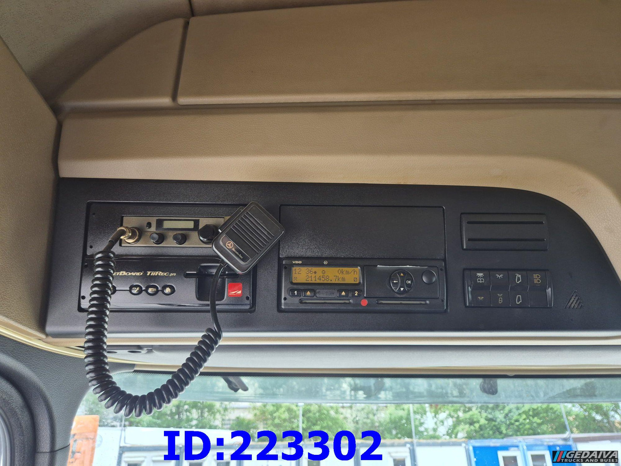 Тягач MERCEDES-BENZ Actros 2551 6x2: фото 17