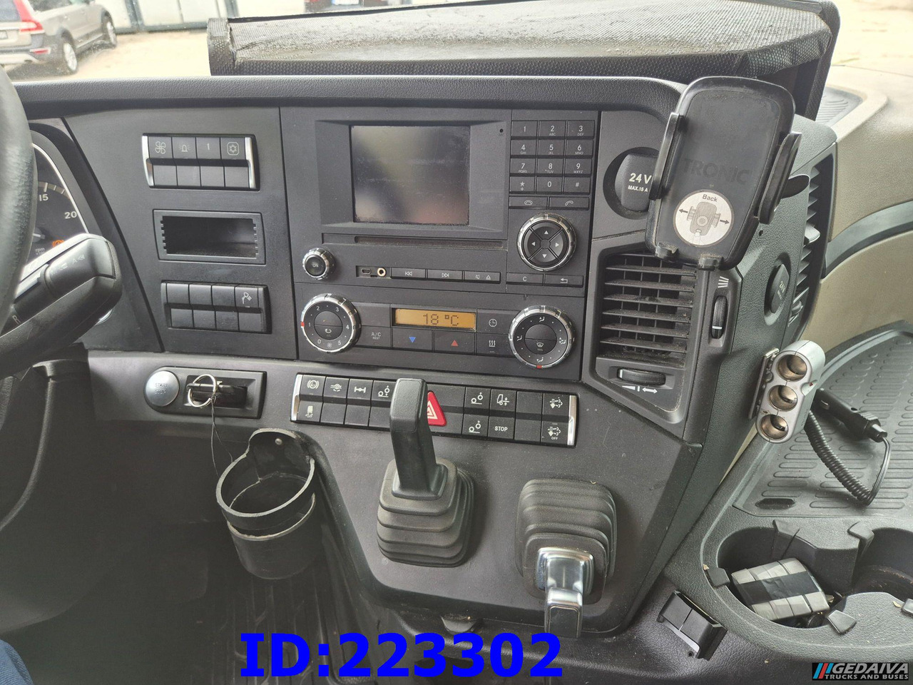 Тягач MERCEDES-BENZ Actros 2551 6x2: фото 15