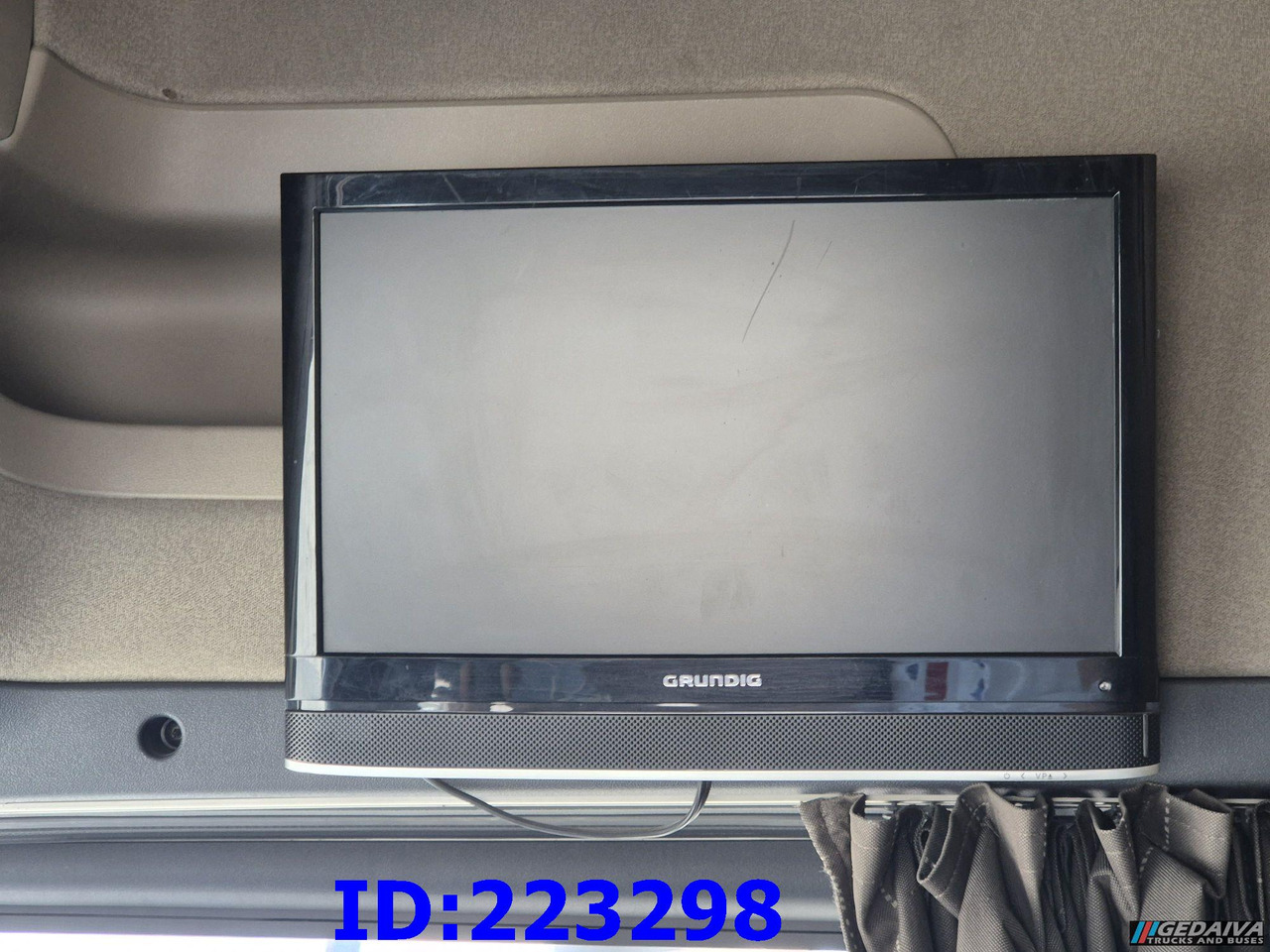 Тягач SCANIA R560 V8 Retarder 6x2: фото 15