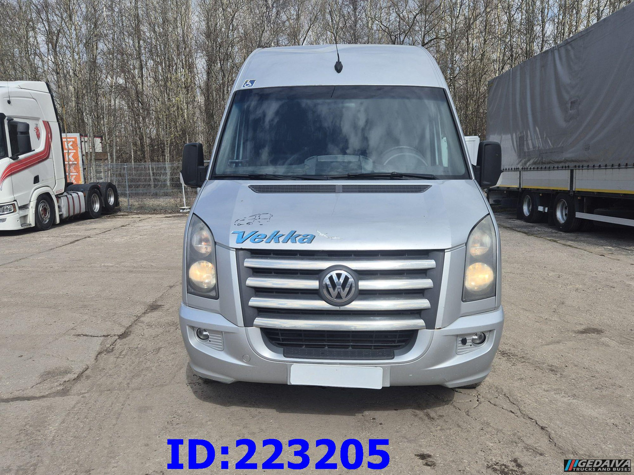 VOLKSWAGEN Crafter VIP - 17-seats - Euro5 - Туристический автобус: фото 2 VOLKSWAGEN Crafter VIP - 17-seats - Euro5 - Туристический автобус: фото 2
