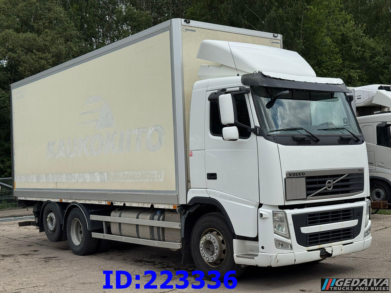 VOLVO FH13 460HP 6x2 OPEN SIDE BOX - Грузовик с закрытым кузовом: фото 4 VOLVO FH13 460HP 6x2 OPEN SIDE BOX - Грузовик с закрытым кузовом: фото 4