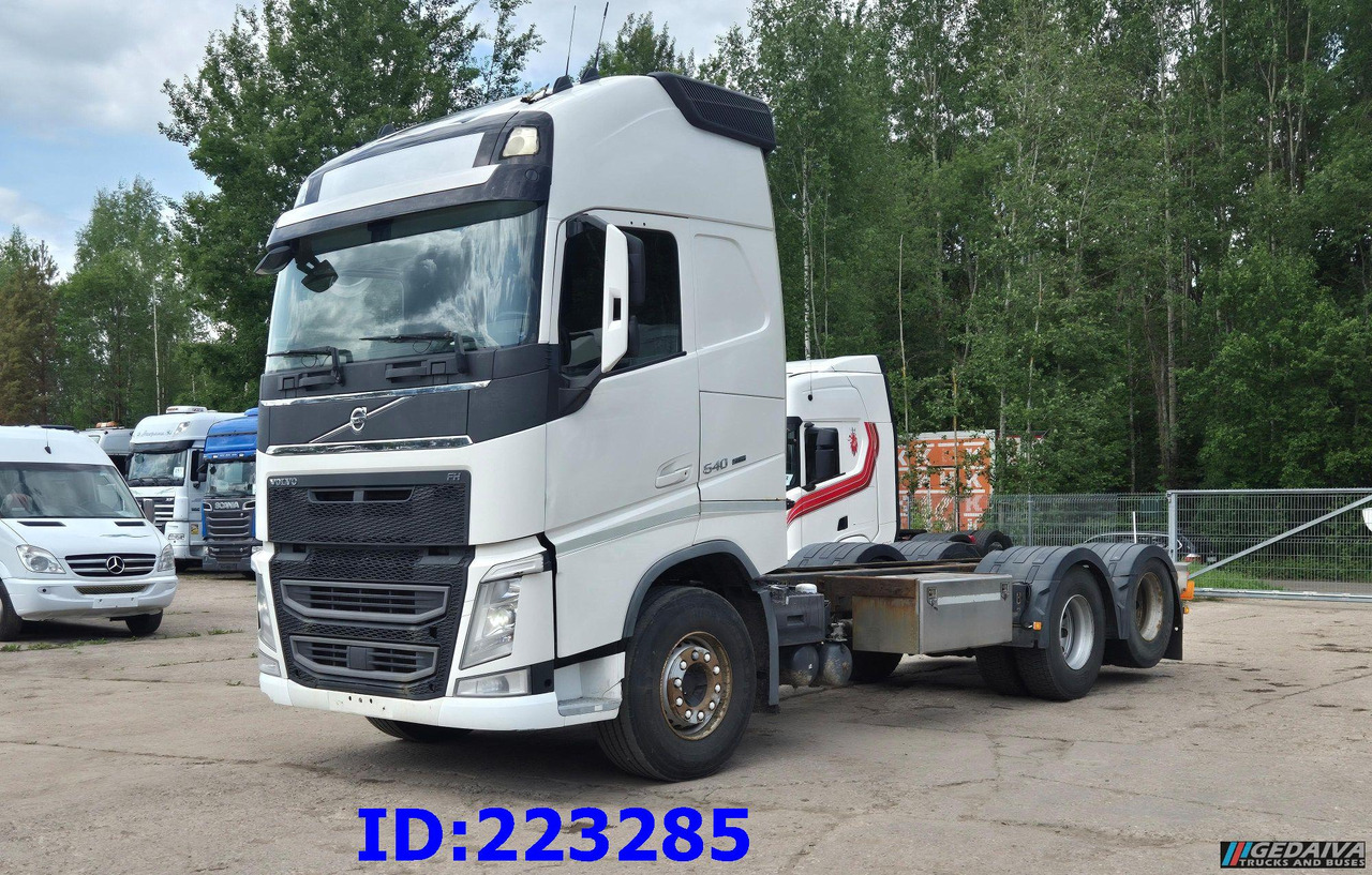 VOLVO FH13 540HP 6x2 (10 tyre) Euro6 - Грузовик-шасси: фото 1 VOLVO FH13 540HP 6x2 (10 tyre) Euro6 - Грузовик-шасси: фото 1
