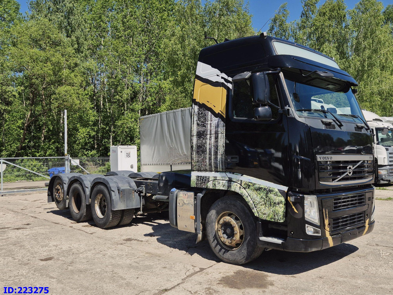 VOLVO FH13 540HP 8X4 (Steering axle) RETARDER - Грузовик-шасси: фото 4 VOLVO FH13 540HP 8X4 (Steering axle) RETARDER - Грузовик-шасси: фото 4