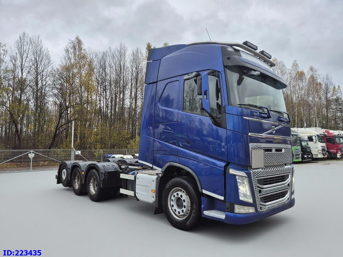 VOLVO FH13 540HP 8x4 (steering axle) - Грузовик-шасси: фото 4 VOLVO FH13 540HP 8x4 (steering axle) - Грузовик-шасси: фото 4