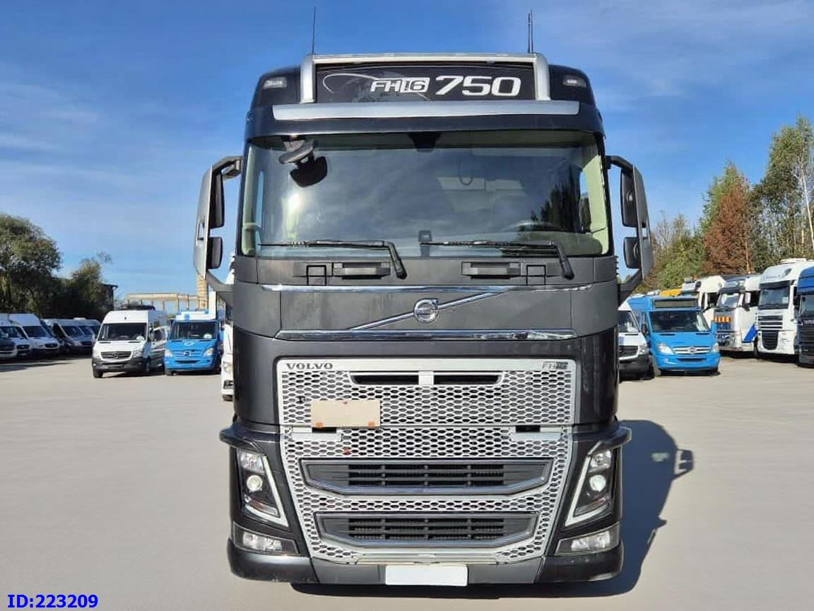 VOLVO FH16 750HP 8x4 Steering axle - Грузовик-шасси: фото 2 VOLVO FH16 750HP 8x4 Steering axle - Грузовик-шасси: фото 2