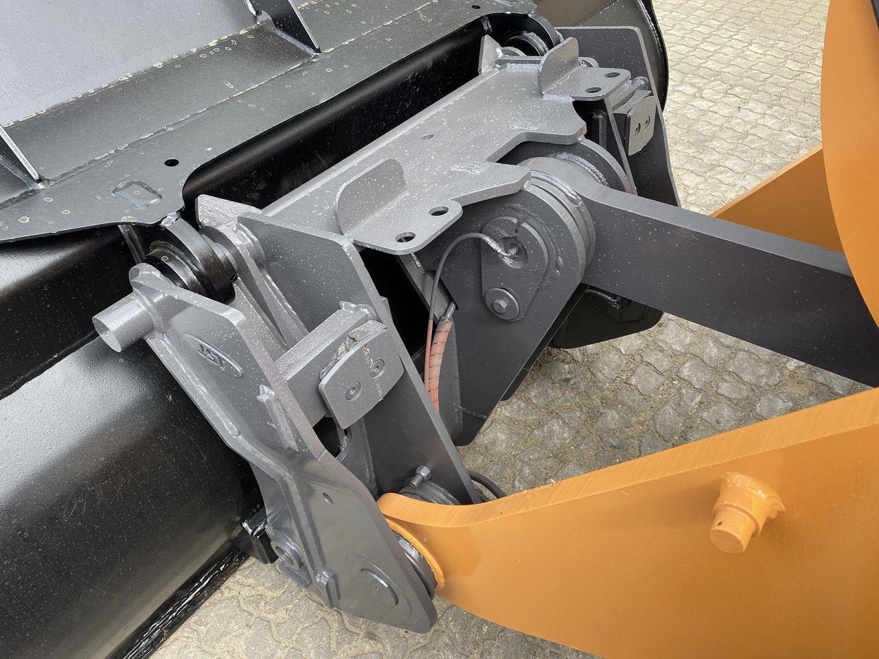 Колёсный погрузчик Case 721F: фото 10