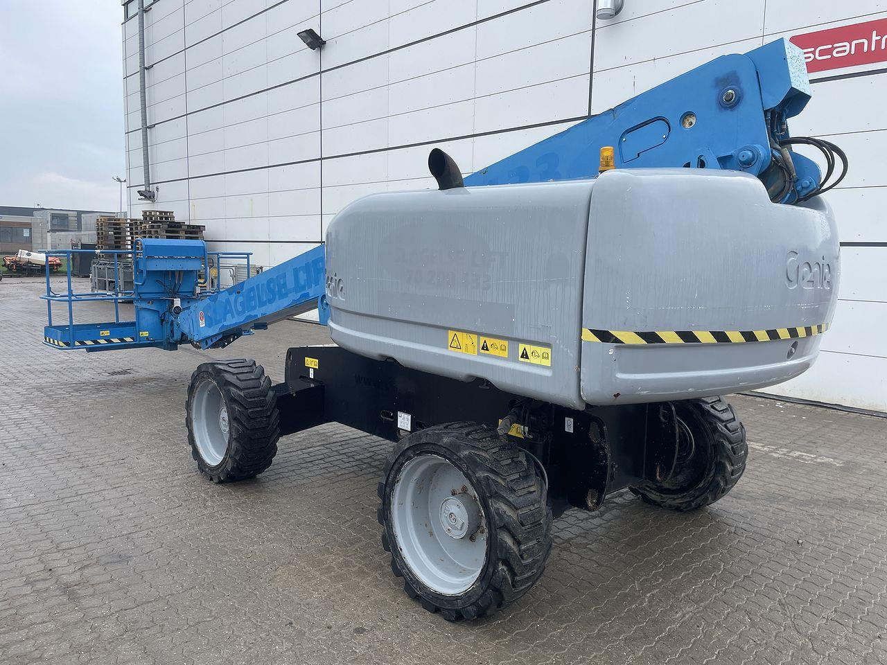 Genie S-60HC - Телескопический подъемник: фото 2 Genie S-60HC - Телескопический подъемник: фото 2