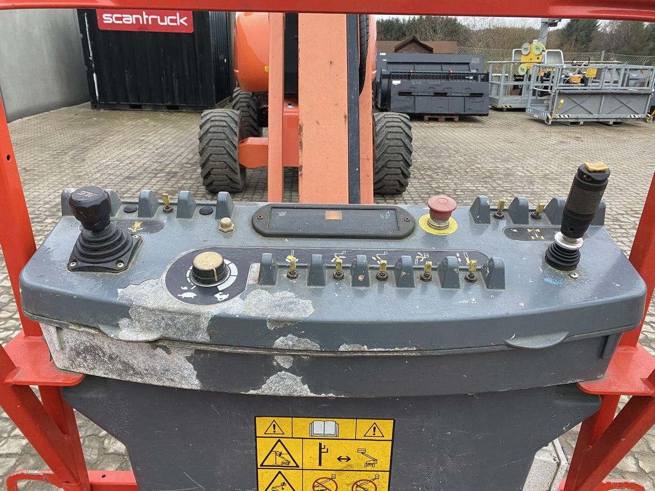 JLG 800AJ - Коленчатый подъемник: фото 3 JLG 800AJ - Коленчатый подъемник: фото 3