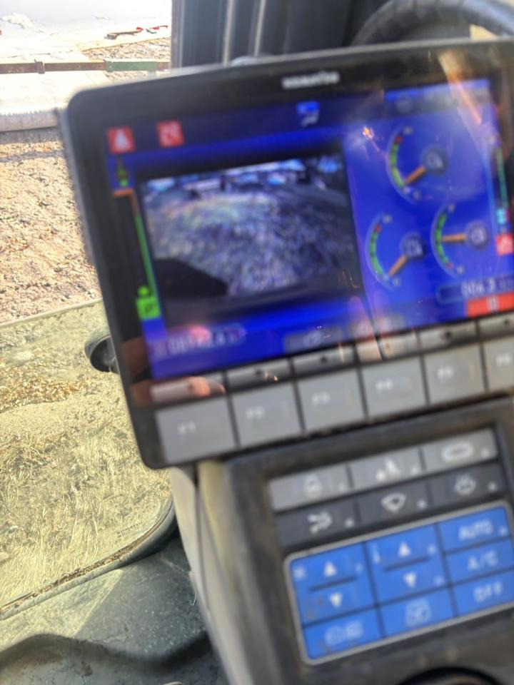 Komatsu PC240LC-11 - Гусеничный экскаватор: фото 5 Komatsu PC240LC-11 - Гусеничный экскаватор: фото 5